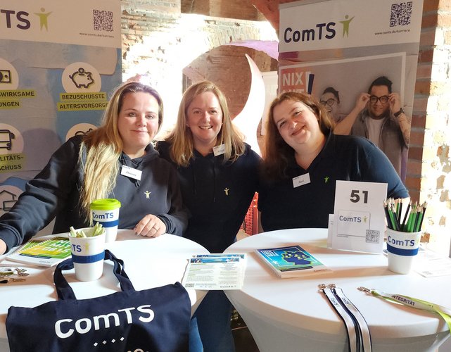 drei Frauen an unserem Messestand